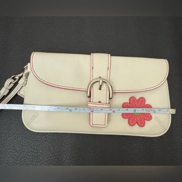 Coach Cream Wristlet with Pink Flower Accent vintage - Picture 4 of 5